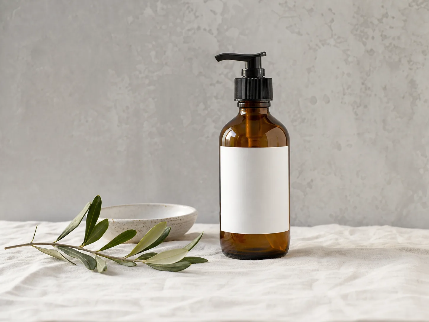 Wide product photo of an amber bottle
